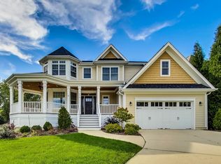 670 S Sunnyside Ave, Elmhurst, IL 60126