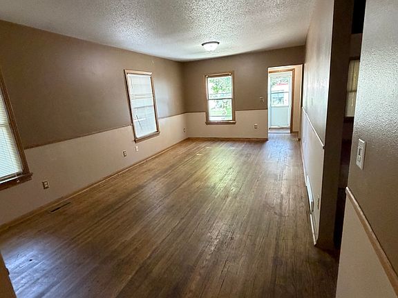5th image of 915 5th Ave S #1