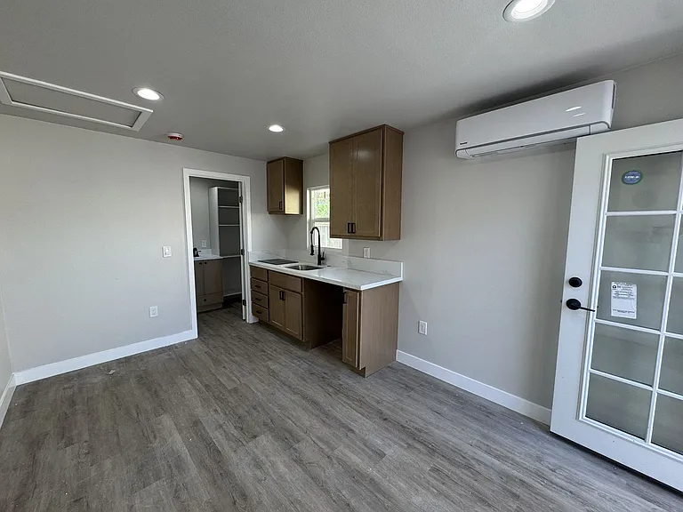 814 E Erna Ave — Photo 7