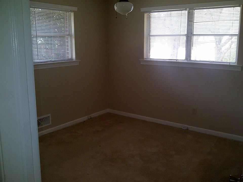2nd image of 3060 Summerlake Dr