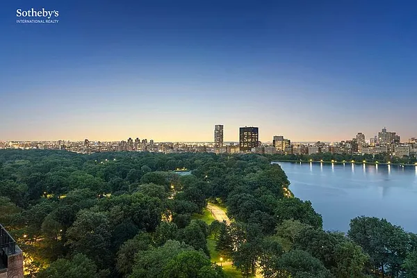 Sold by Sotheby's International Realty | media 11