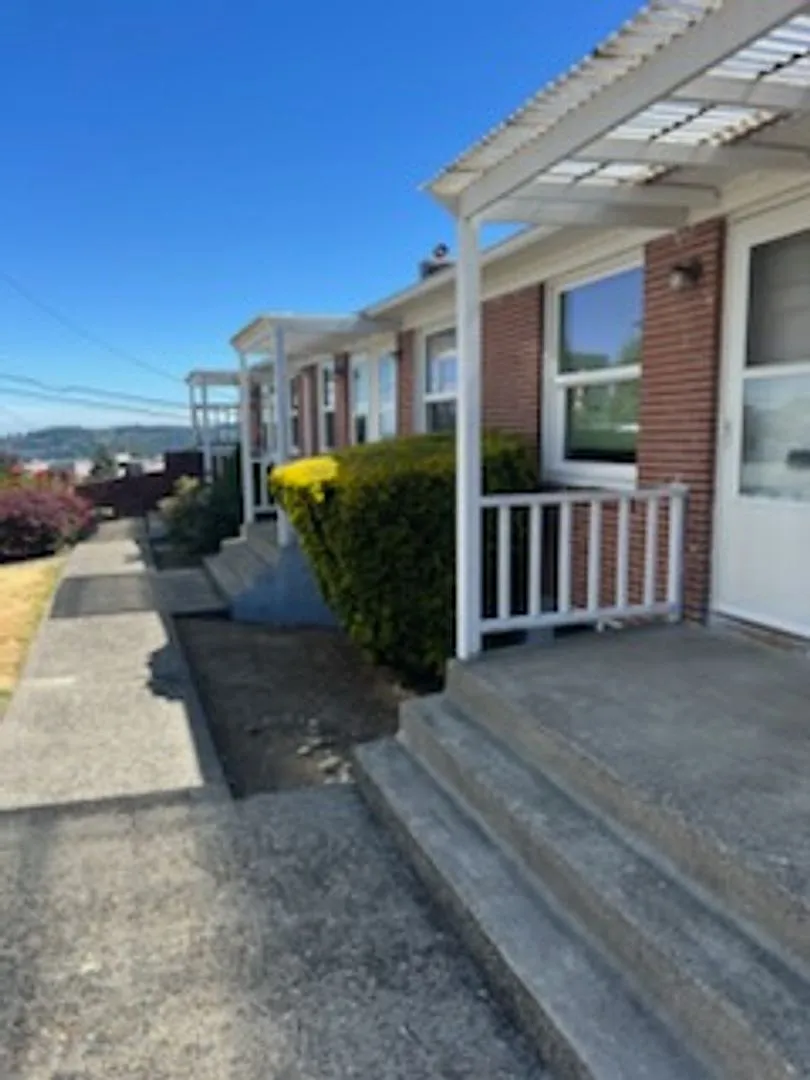 309 Tacoma Ave N — Photo 2