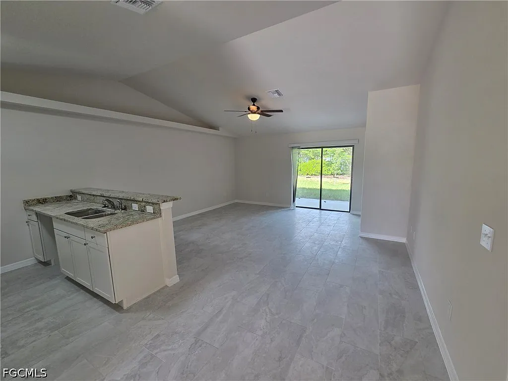 3 bed, 2.0 bath, 1200 sqft, $1,695 — Photo 4