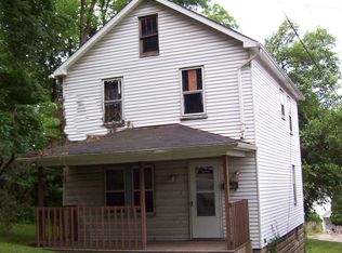 25 Moffat St, Carnegie, PA 15106