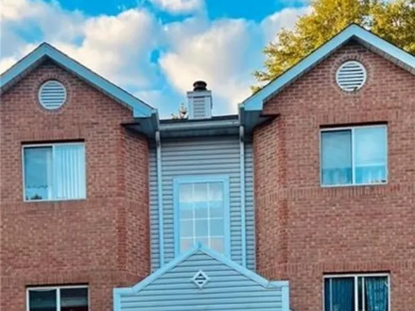 365 Village Pointe Dr, Akron, OH 44313