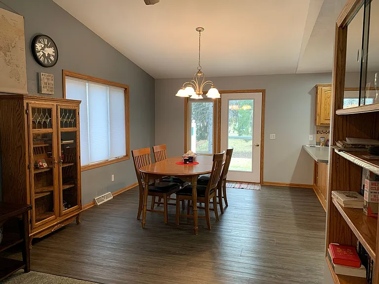 1120 Lewis Ave SW — Photo 4