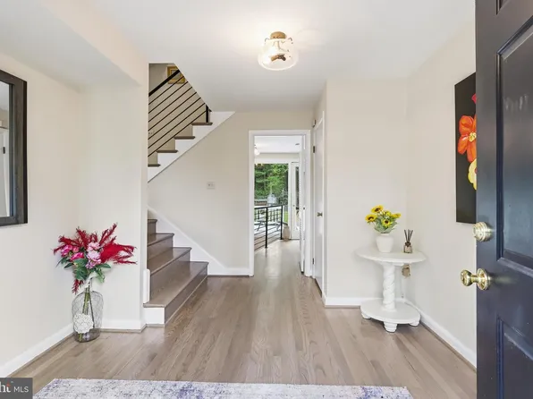 2322 Windsor Rd, Alexandria, VA 22307