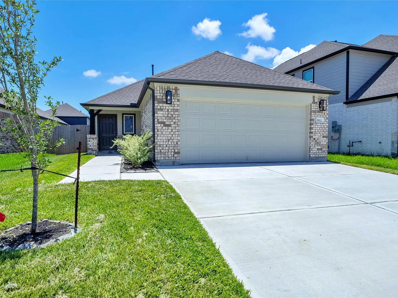 3 bed, 2.0 bath, 1494 sqft, $2,200 — Photo 1