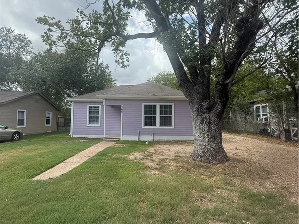 706 Crenshaw St, Bryan, TX 77803