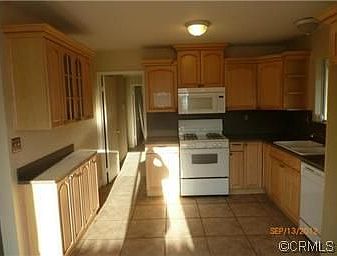 3rd image of 25479 Van Leuven St