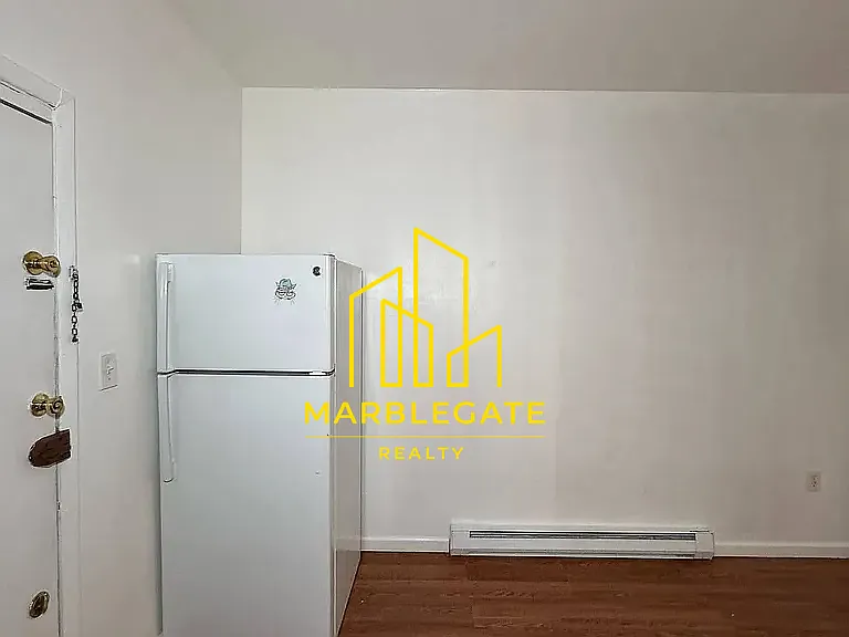 2 bed, $1,800 — Photo 2
