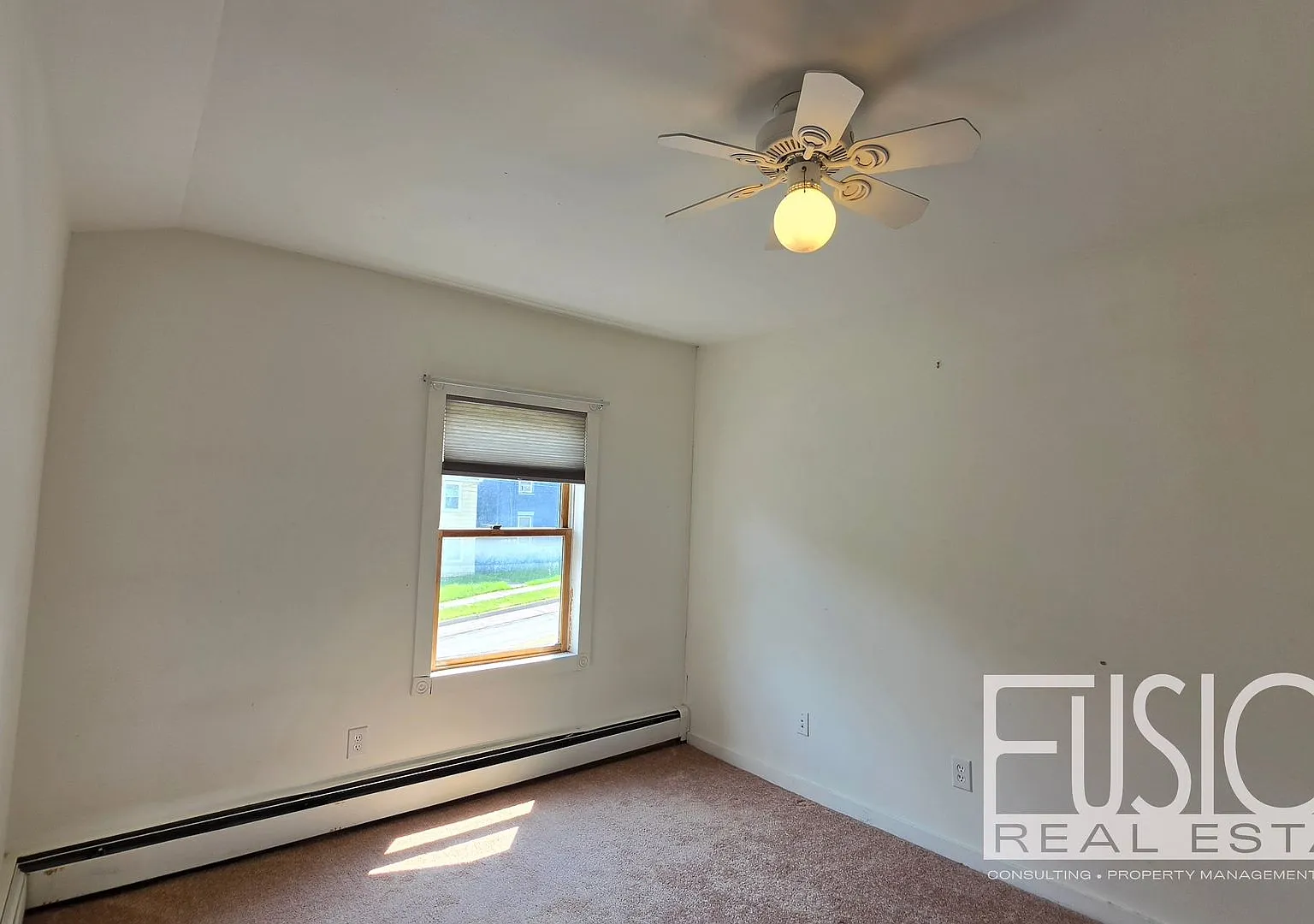 Rare 5-Bedroom Home in a Prime Burlington Location — Photo 2