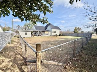 49 N Gill St, Hazlehurst, GA 31539