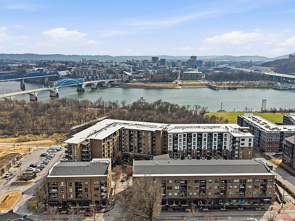 2nd image of 200 Manufacturers Rd APT 232