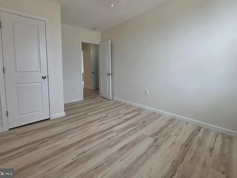 8 N York Rd — Photo 9