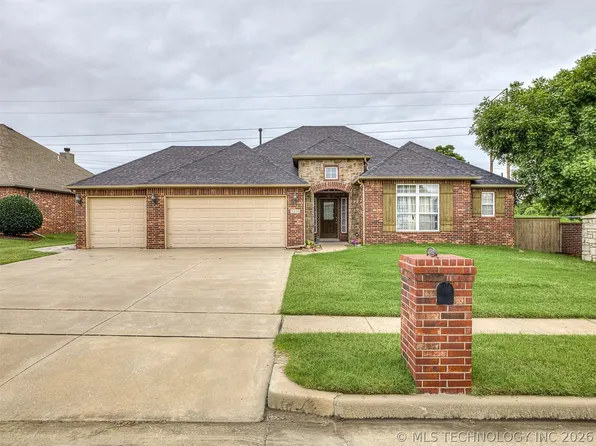 2312 E Queens St, Broken Arrow, OK 74012