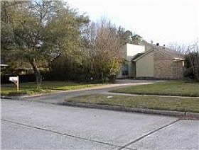 1st image of 11 Oak Harbor Dr