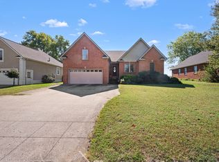 200 Foxrun, Springfield, TN 37172