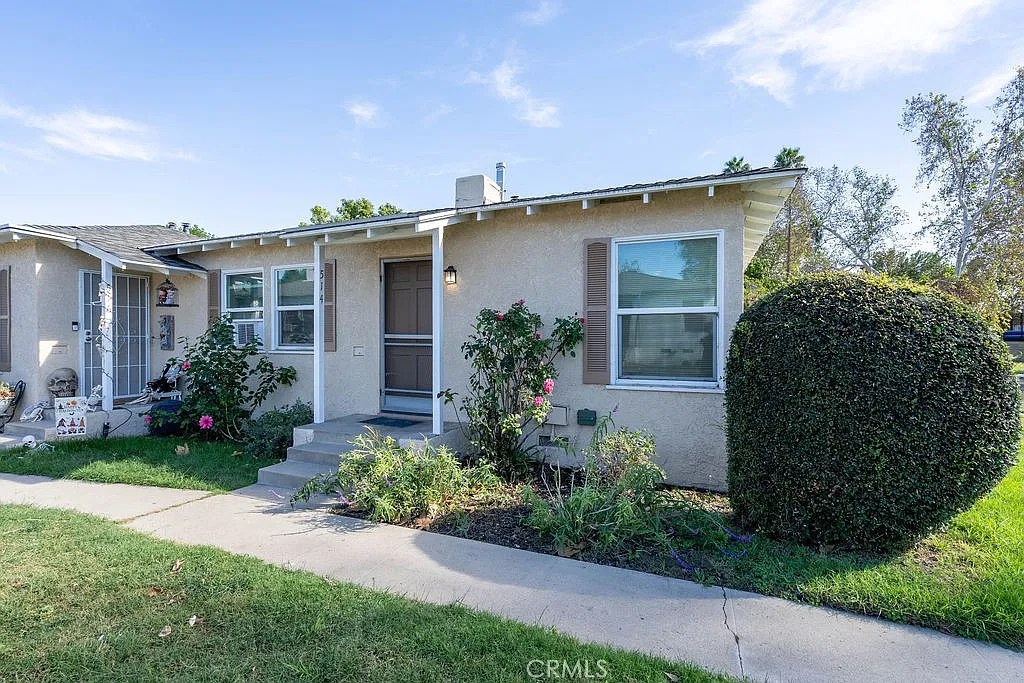 2 bed, 799 sqft, $2,600 — Photo 3