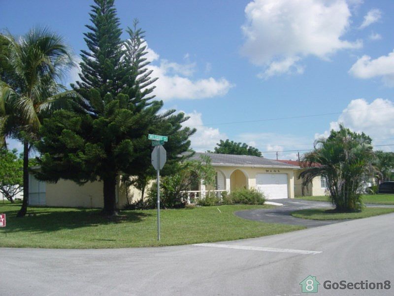 2nd image of 8661 E Wilshire Dr