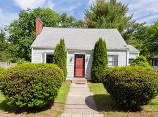 90 Cleveland St, Dedham, MA 02026