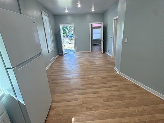 5th image of 815 S 21st St