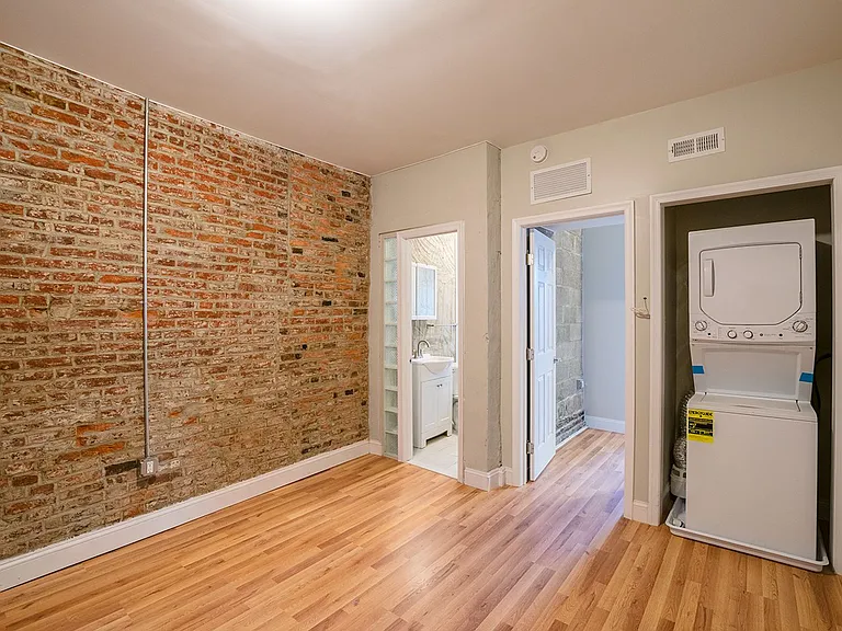 1126 E Passyunk Ave — Photo 5