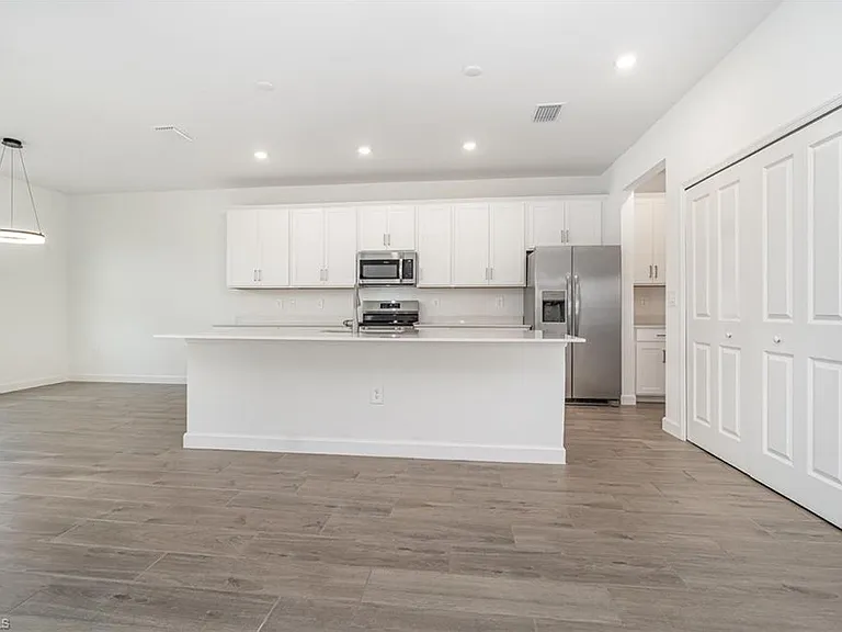 10849 Timber Creek Dr — Photo 5