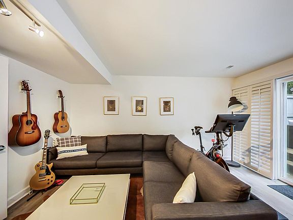 5th image of 1822 N Sedgwick St #14