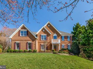 12706 Autumn Crest Dr, Herndon, VA 20171