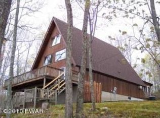 109 Briarcrest Dr, Hawley, PA 18428