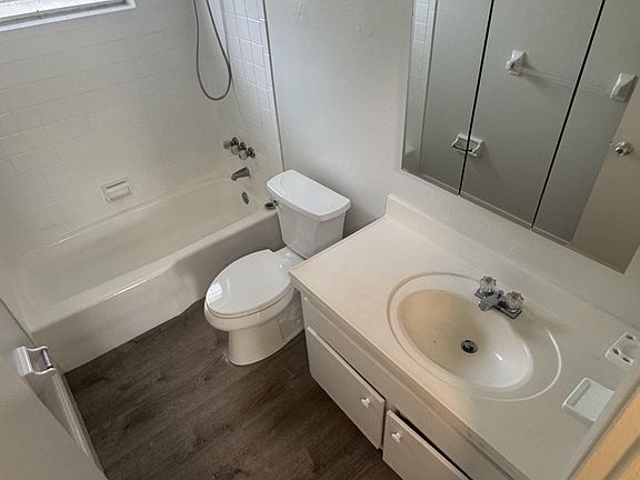 5th image of 610 NE 29th Dr APT 6
