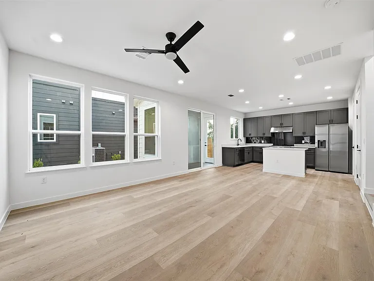 2212 Yellow Jacket Ln #1 — Photo 4