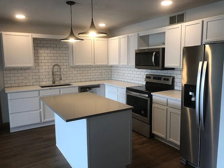 Dickinson Apartments — Photo 14