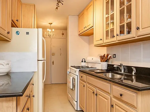 2475 West 16th Street image 8 of 14