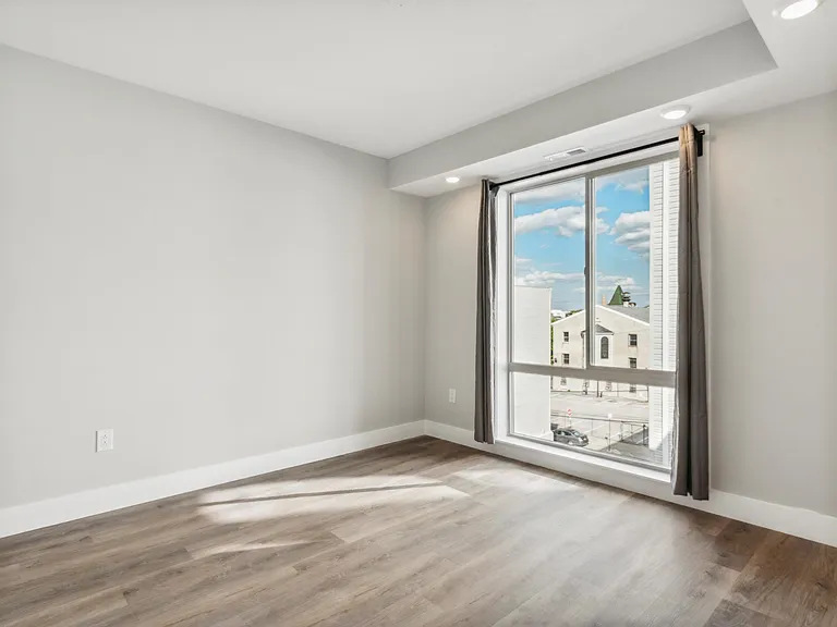 1222 N Marshall St — Photo 56