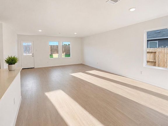 3rd image of 448 Shoreview Dr
