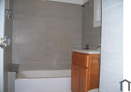 2526 Van Ness Ave #2 — Photo 6