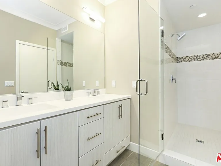 2202 Edendale Ln — Photo 18