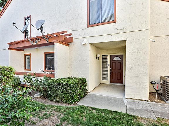 3rd image of 1909 Winding Creek Ct