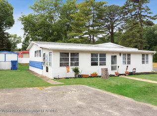 422 Roberts Rd, Toms River, NJ 08755