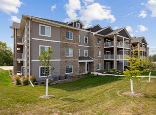 2869 Spring Rose Cir #102, Coralville, IA 52241
