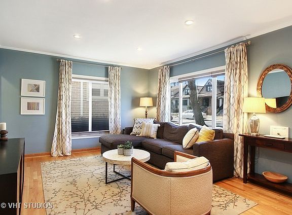 2nd image of 842 N Lombard Ave