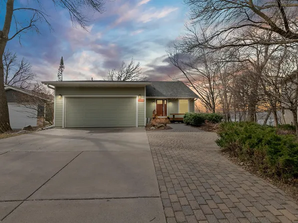 7415 Fernbrook Ln N, Maple Grove, MN 55311