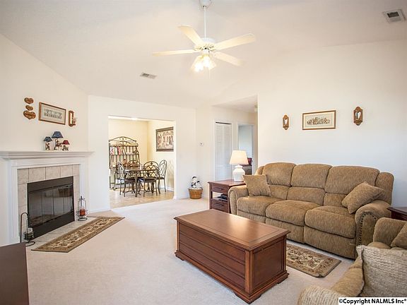 4th image of 107 Meadow Green Dr