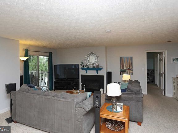 4th image of 621 Admiral Dr Unit 305