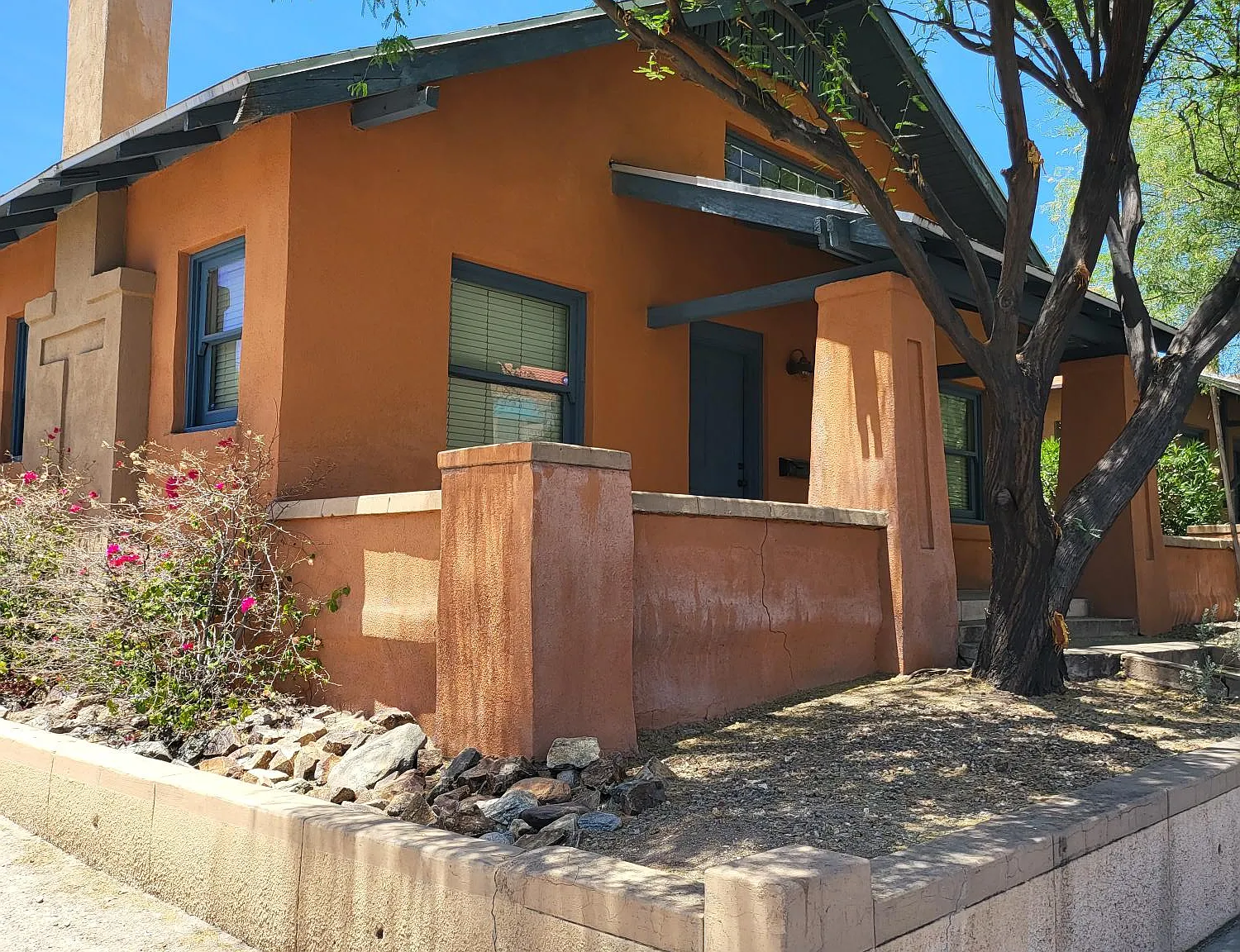 2 bed, 1300 sqft, $2,400 — Photo 1