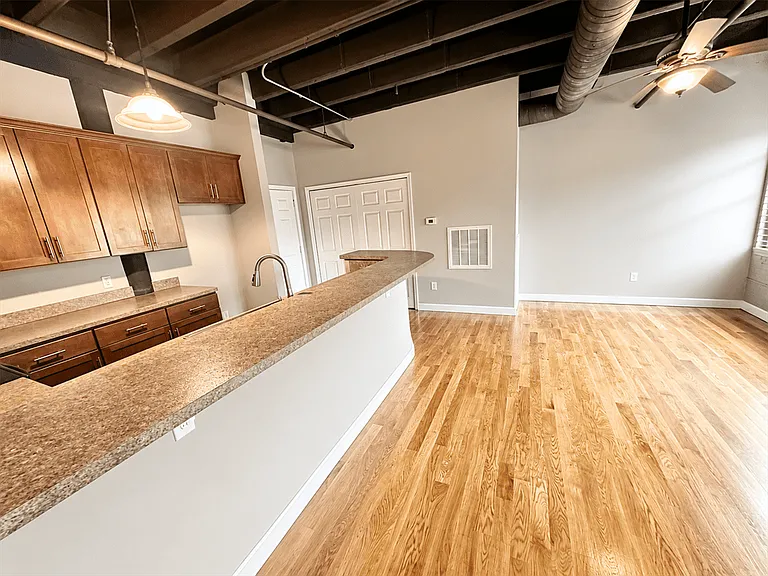 159 W Pearl St #304 — Photo 4