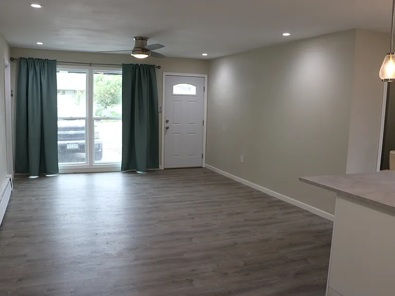 321 Elmwood Dr — Photo 11