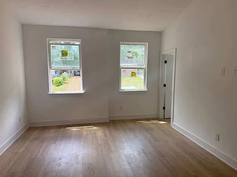 2706 Coronet Way — Photo 11